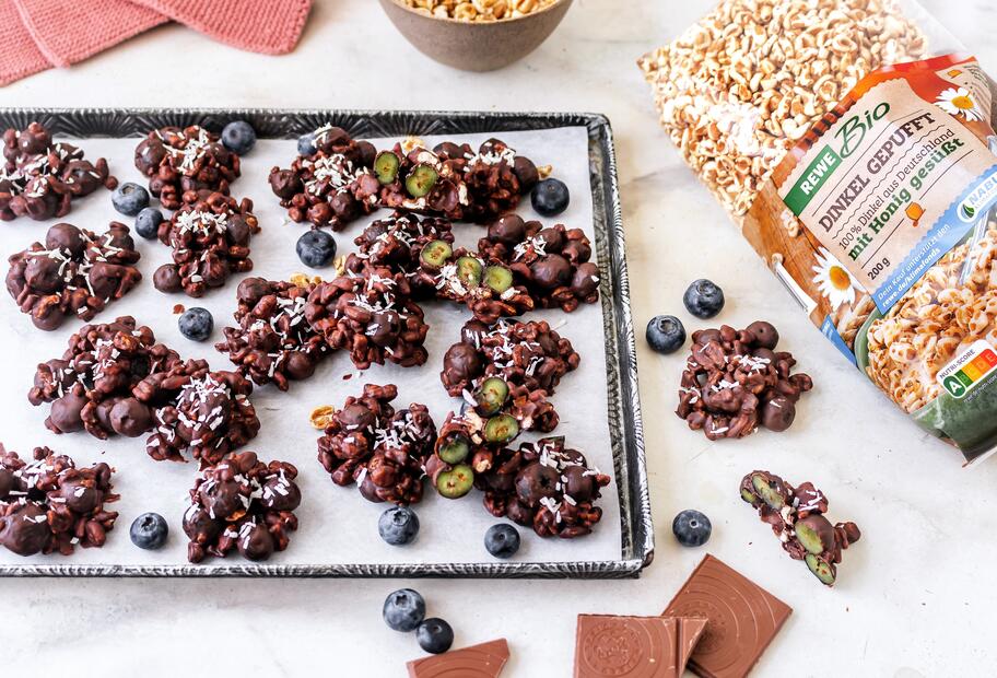 Dinkel-Heidelbeer-Bites mit Schokolade