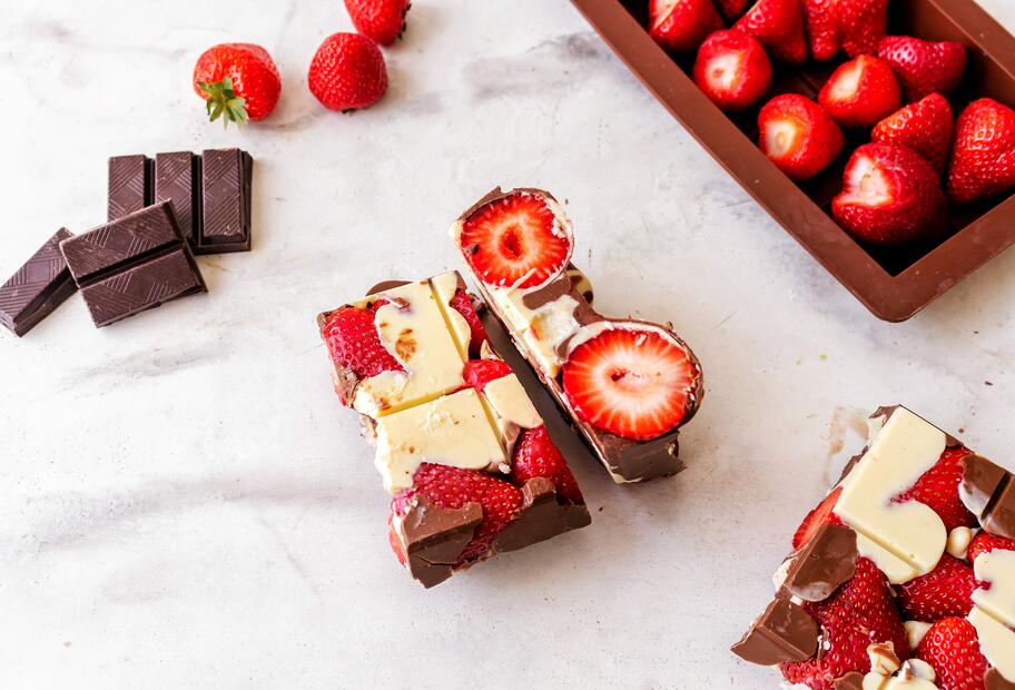 Himmlische Erdbeer-Schokotafel à la Franuí