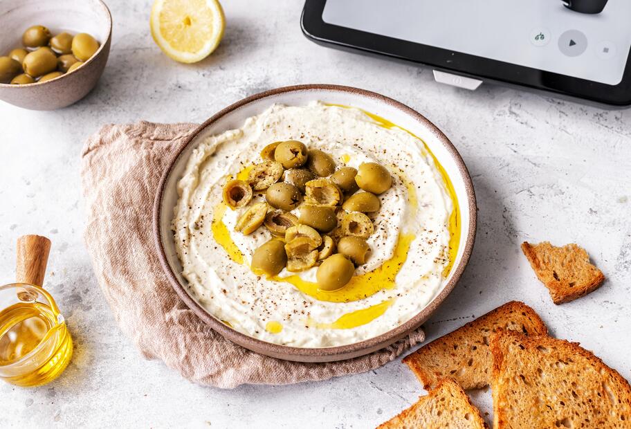 Griechische Creme mit Oliven