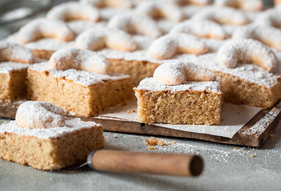 Seidiger Vanillekipferlkuchen vom Blech