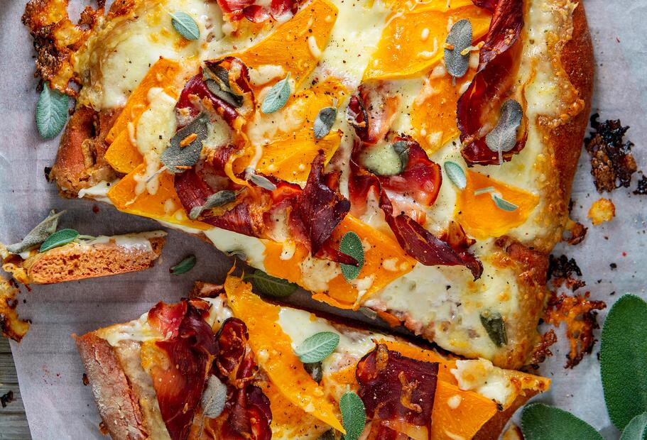 Kürbis-Schinken-Flammkuchen