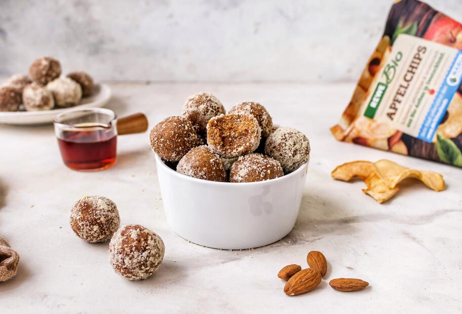 Apfel-Energy-Balls – schnell & gesund