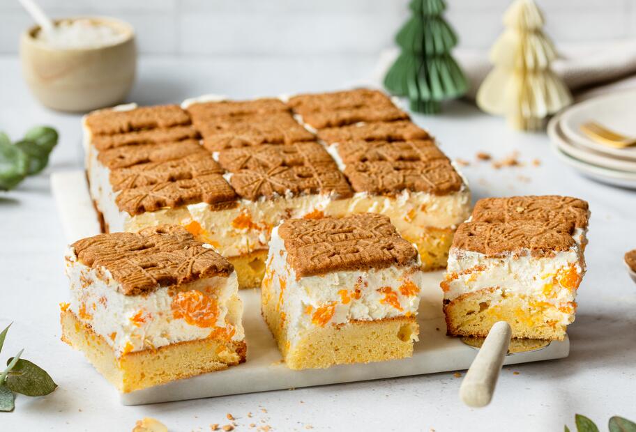 Spekulatius-Kuchen mit Quark und Mandarinen