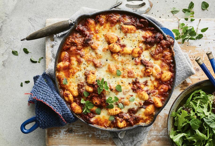 Ofenbolognese mit Gnocchi