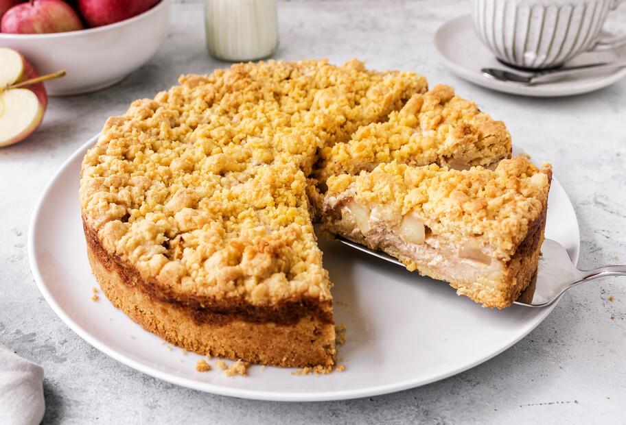 Apfelkuchen mit Streusel und Schmand