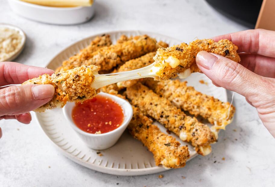 Mozzarella-Sticks aus dem Airfryer