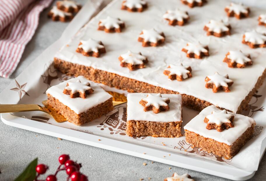 Saftiger Zimtsternkuchen vom Blech