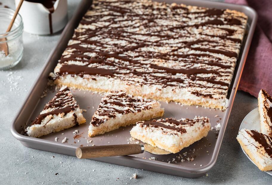 Softer Kokosmakronenkuchen vom Blech