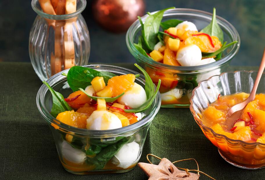 Caprese mit Mandarinenkompott