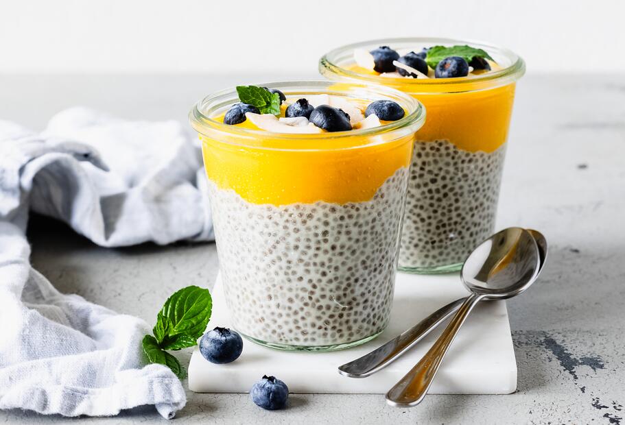 Chia-Pudding mit Mangopüree