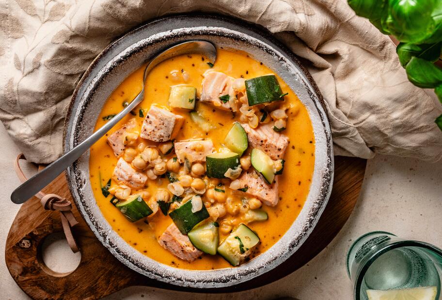 Italienische Lachssuppe