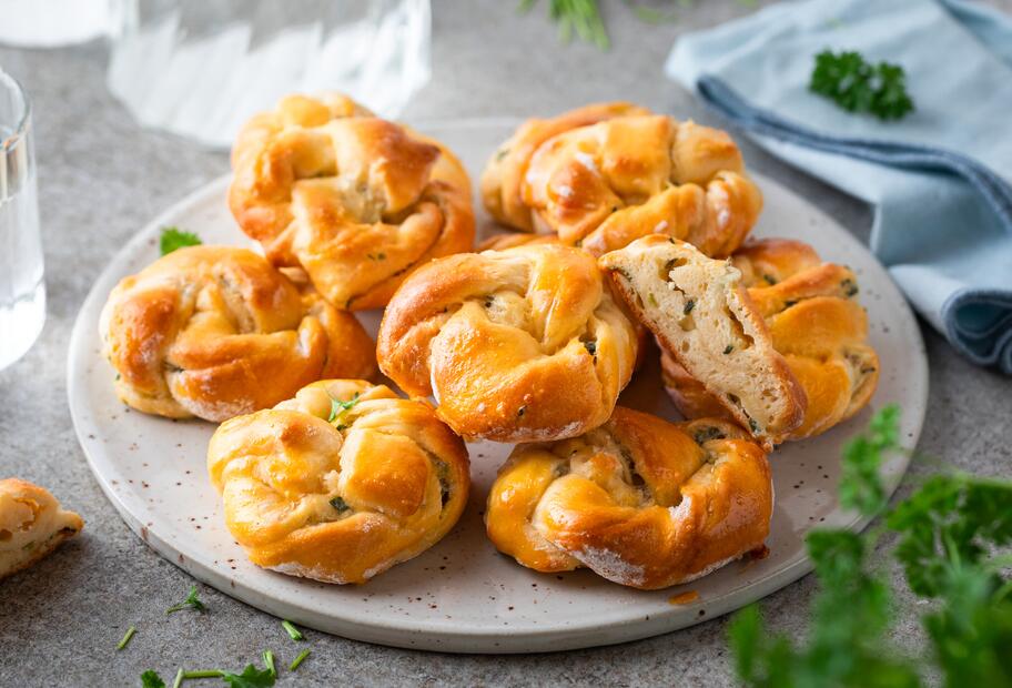 High-Protein-Kräuterknoten