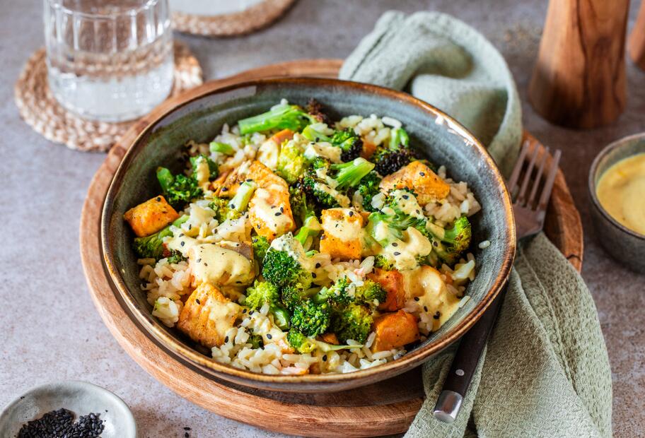 Knuspriger Curry-Lachs mit Reis