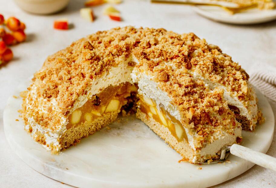 Spekulatius-Maulwurfkuchen mit Apfel