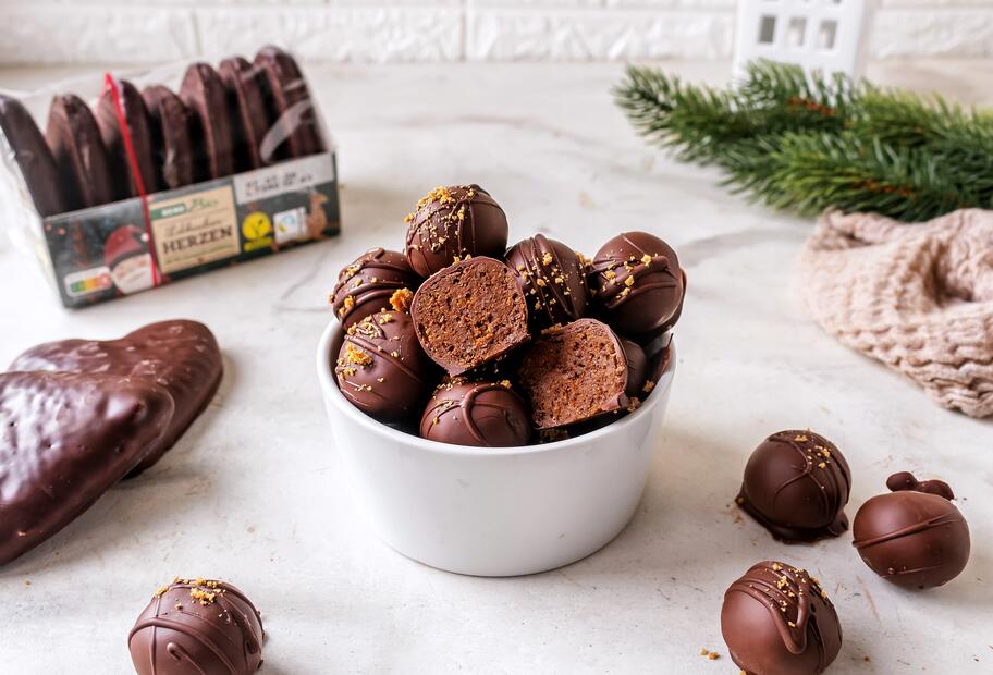 Lebkuchen-Kugeln aus 4 Zutaten