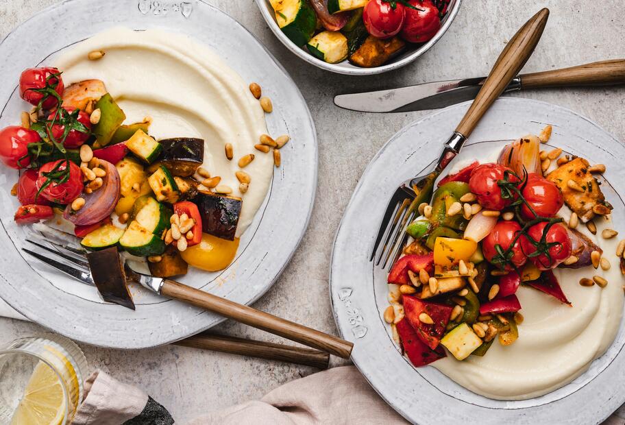 Blumenkohlpüree mit Ratatouillegemüse