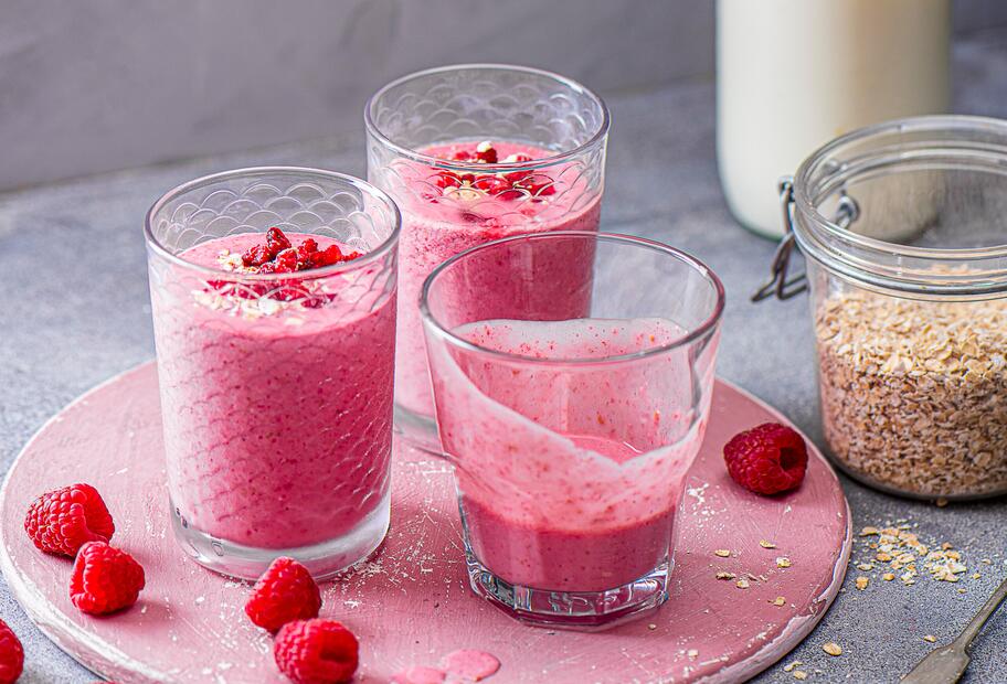 Himbeer-Joghurtdrink mit Haferflocken