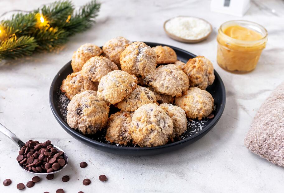 Kokosmakronen mit Kondensmilch und Schokostreusel