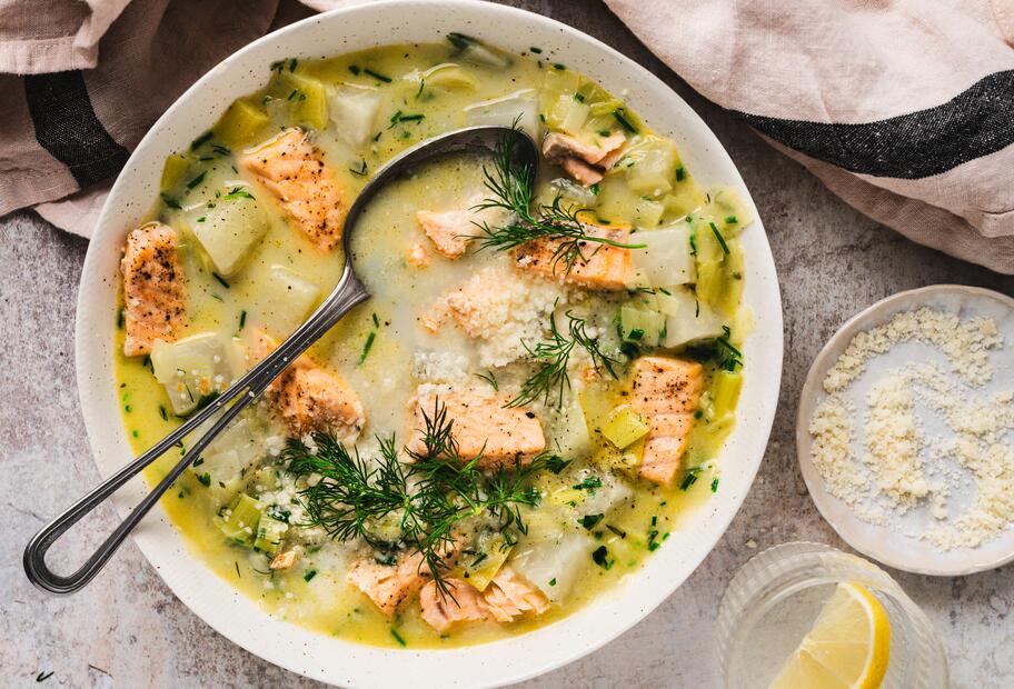 Leichte Wintersuppe mit Lachs