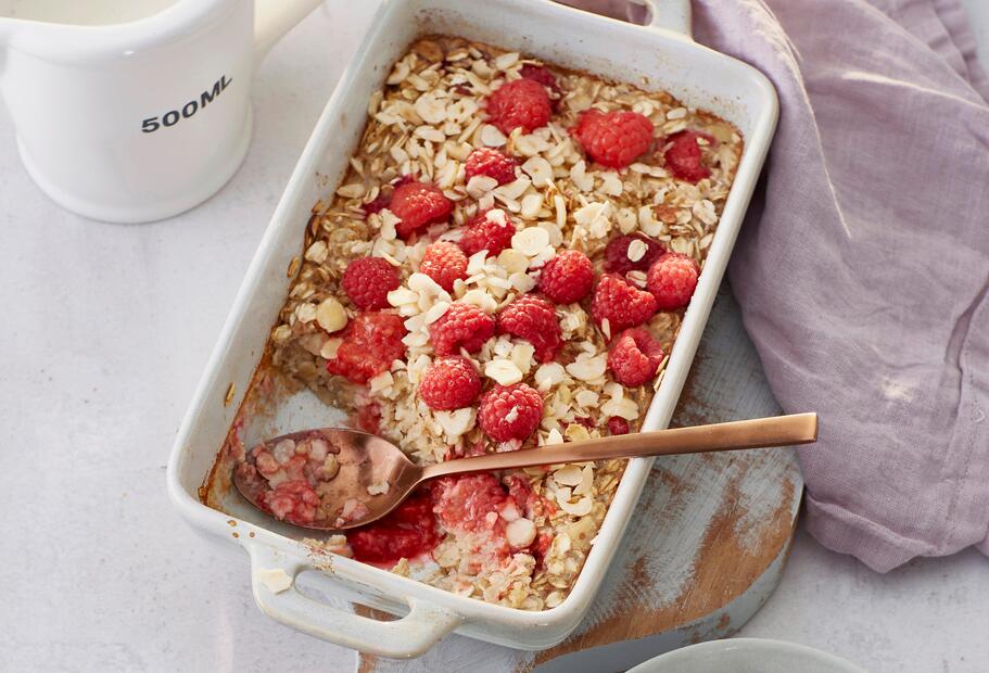 Warme Baked-Oats mit Himbeeren