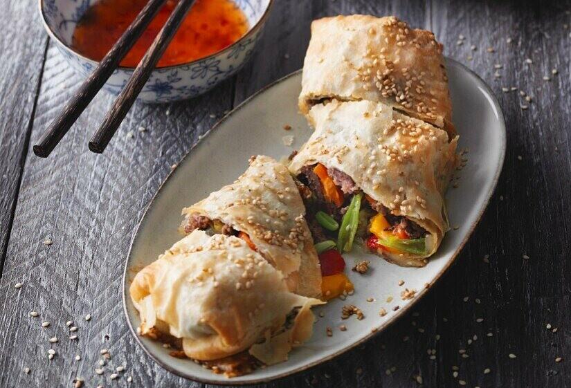 XXL-Frühlingsrolle mit Hackfleisch