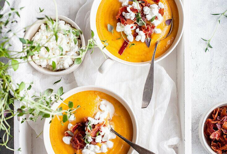 Schnelle Karotten-Ricotta-Suppe mit Bacon