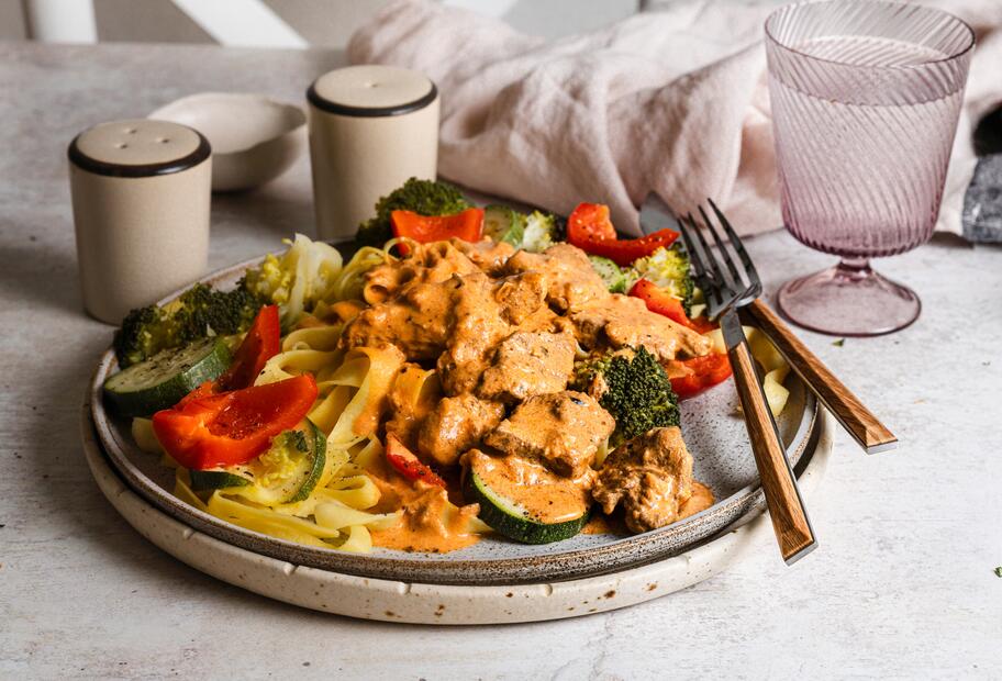 Schmandschnitzel mit Tagliatelle