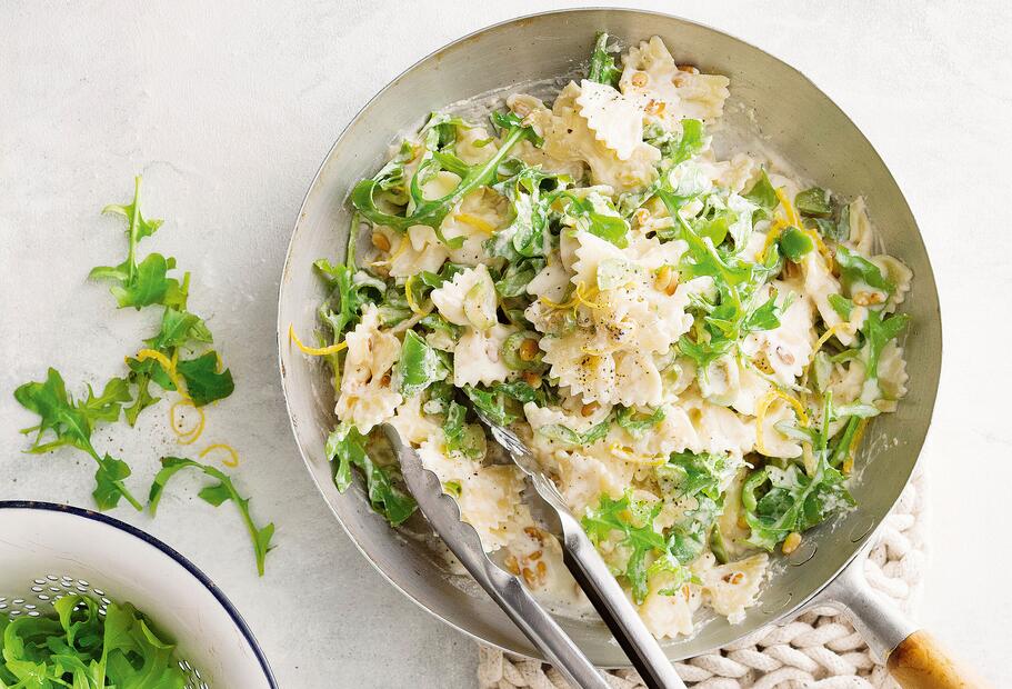 Leichter Über-Nacht-Nudelsalat mit Ricotta