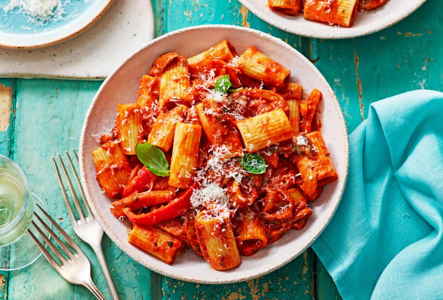 Rigatoni mit Paprika-Ragout