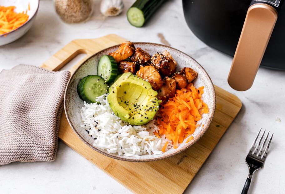 Lachs-Avocado-Bowl mit Airfryer