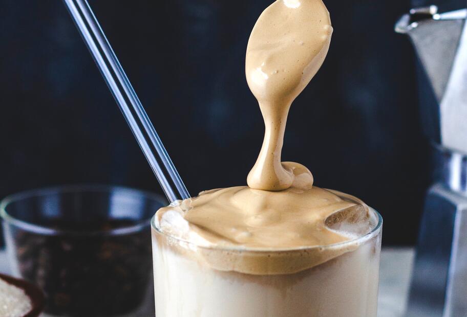 Geeister Vanille-Kaﬀeeschaum