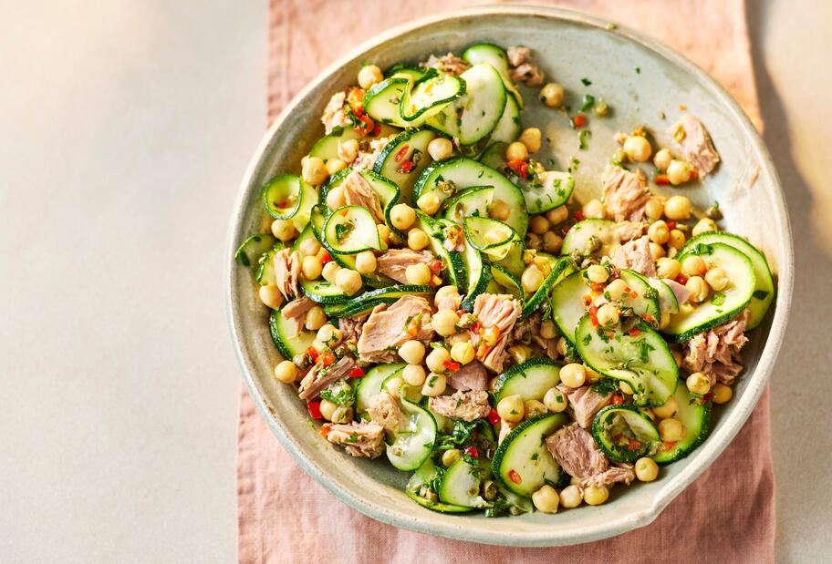 Schneller Zucchini-Thunfisch-Salat