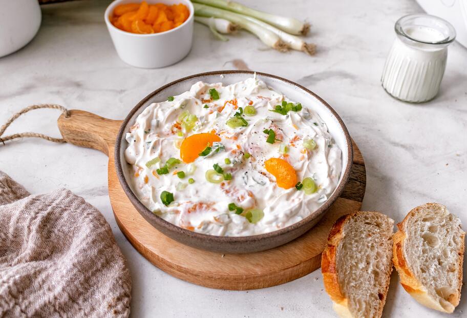 Frischkäse-Lauch Aufstrich mit Mandarinen