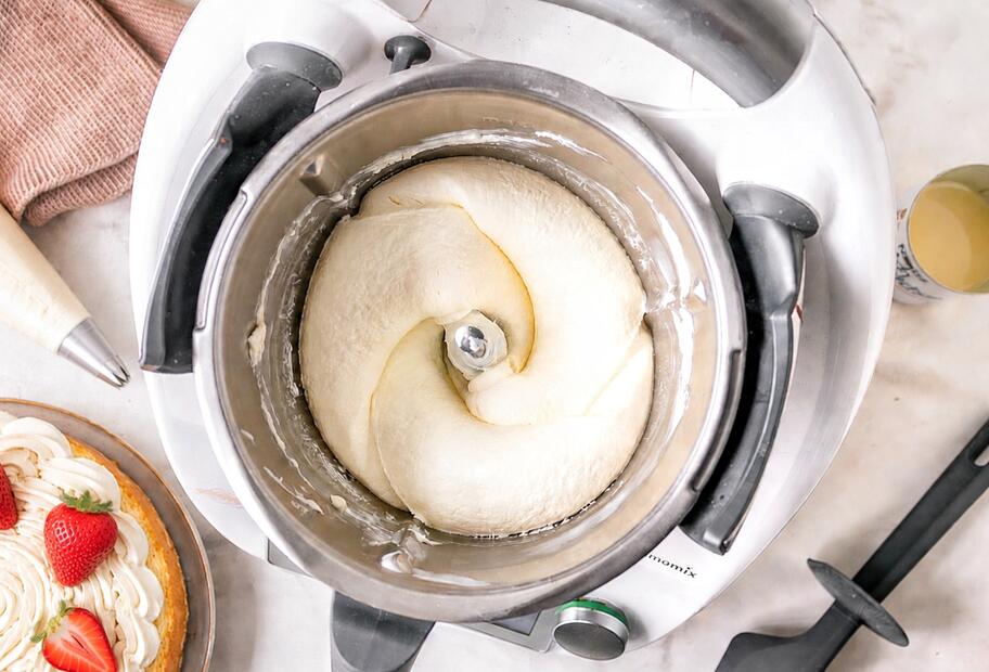 Luftige Zaubercreme – perfekt für Kuchen & Desserts