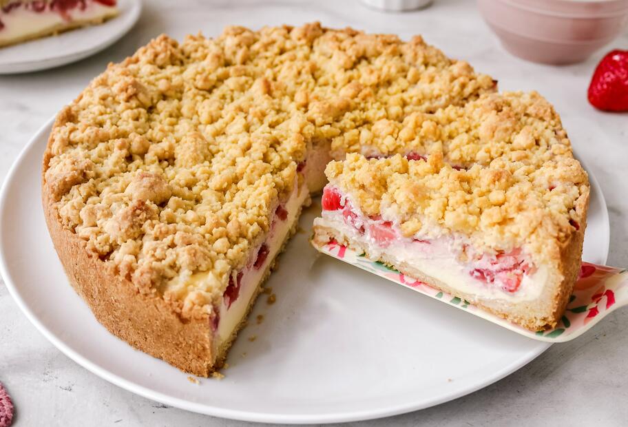 Erdbeer-Streuselkuchen mit Schmand