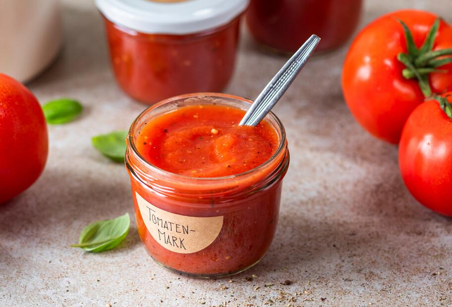 Selbstgemachtes Tomatenmark auf Vorrat