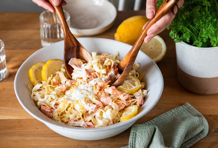 5-Zutaten-Zitronenpasta mit Lachs