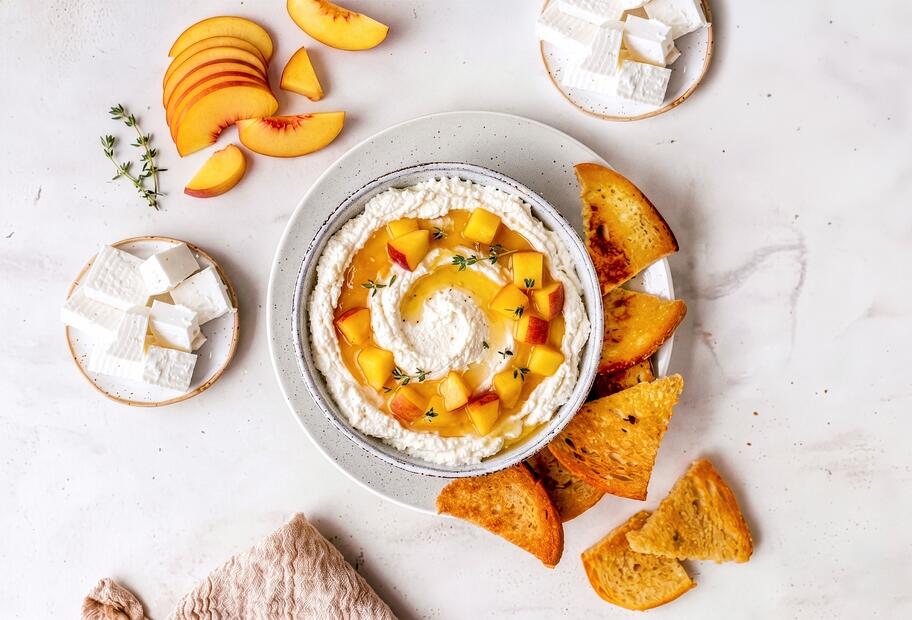 Whipped Feta mit Honig-Pfirsich