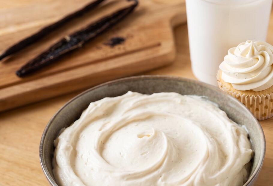 Leichte Joghurt-Vanille-Buttercreme