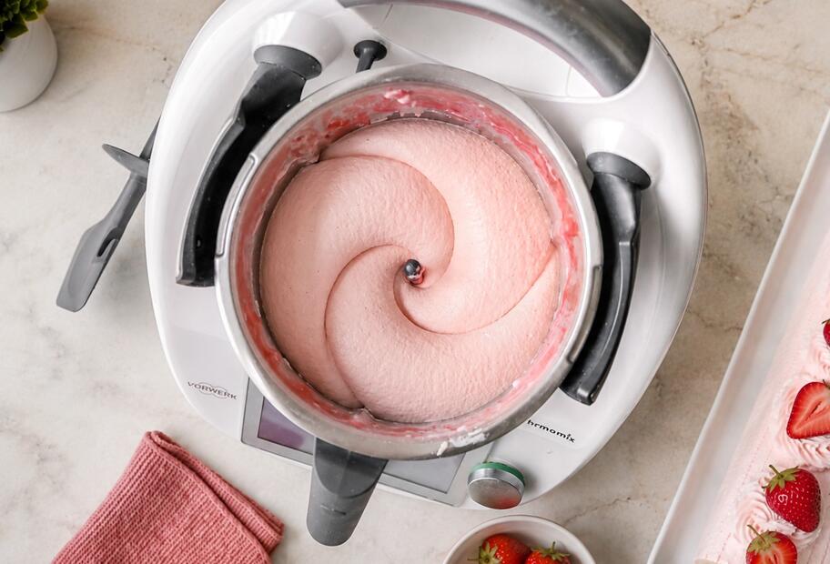 Erdbeer-ZauberCreme – perfekt für Kuchen & Desserts