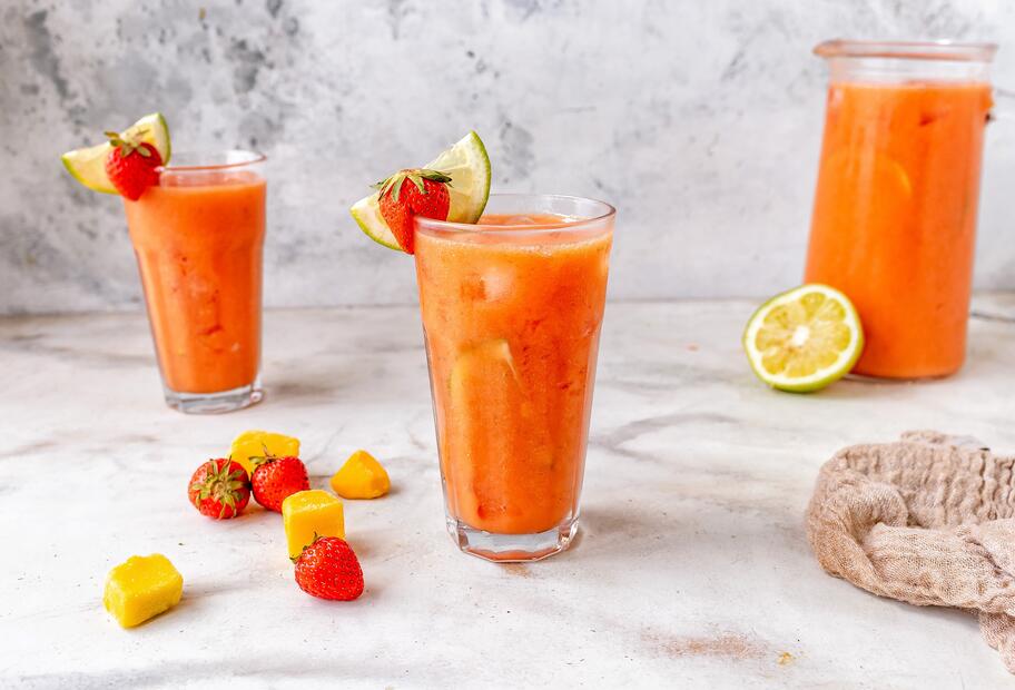 Erdbeer-Mango Limonade