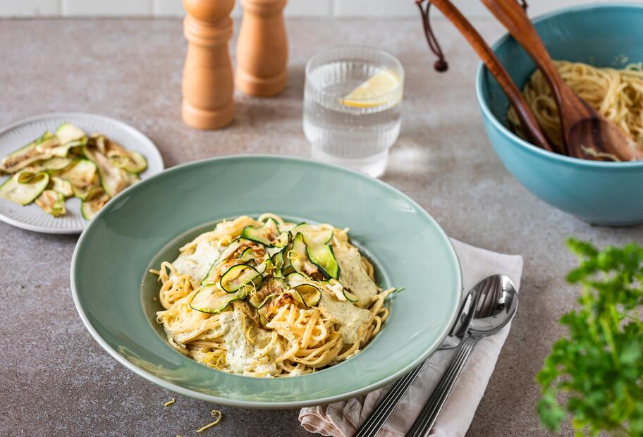 15-Minuten-Pasta mit Zucchini-Cremesoße