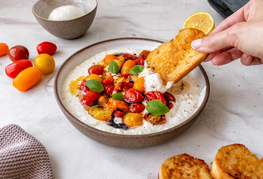 Burrata Dip mit gerösteten Tomaten