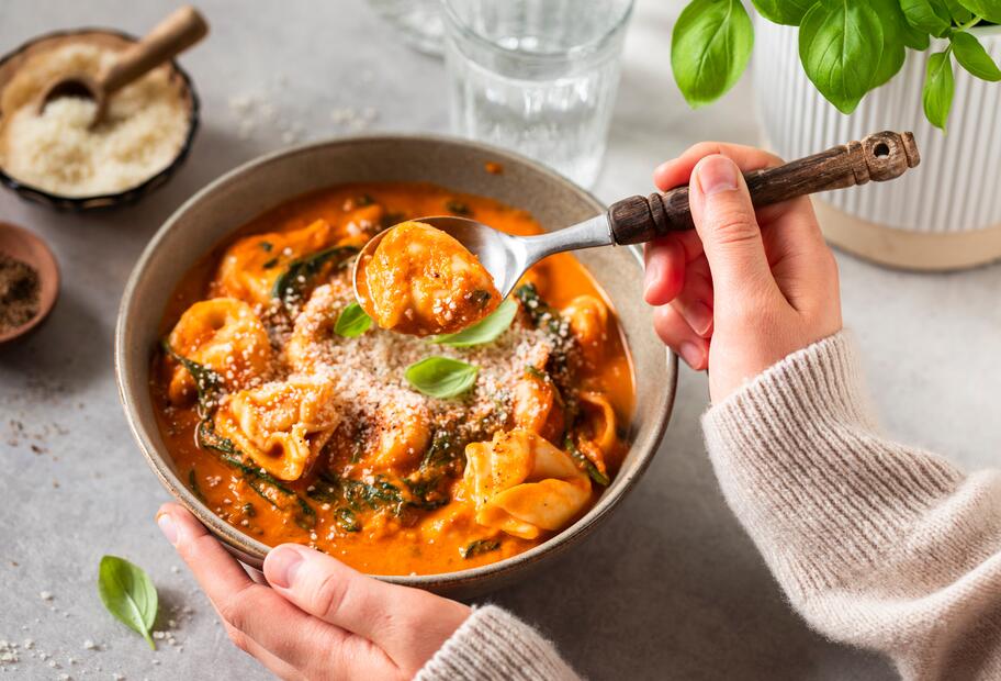 Tortellini-Topf mit offenem Kochen
