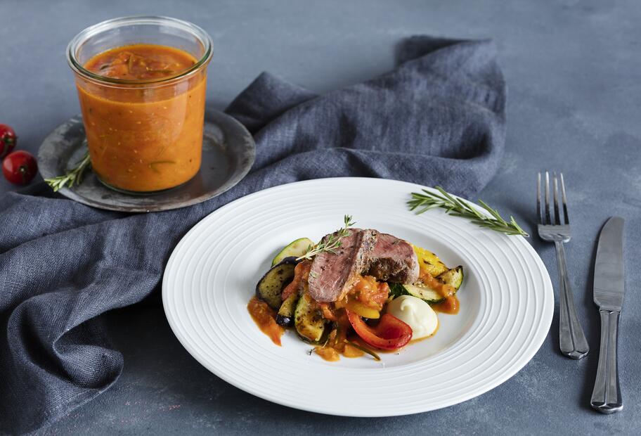 Lammrücken mit buntem Gemüse und Kartoffel-Espuma