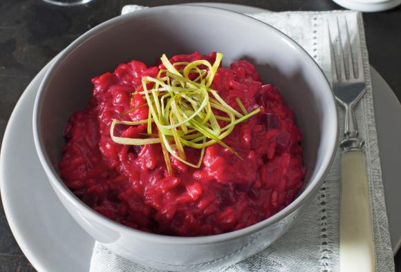 Rote-Bete-Risotto mit Lauchstroh mit dem Thermomix® Rote-Bete-Risotto mit Lauchstroh mit dem Thermomix®
