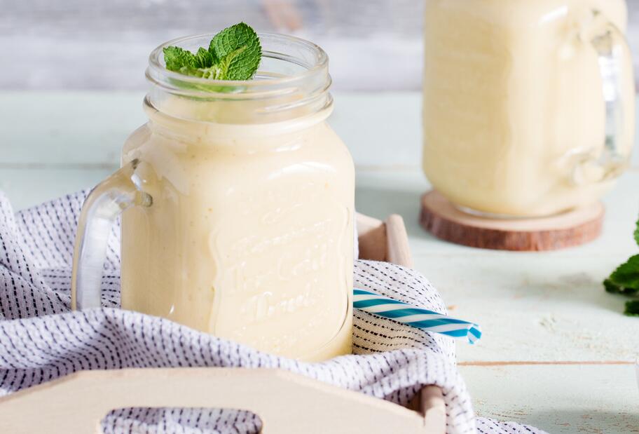 Gelber Mango Lassi Mit Kokosmilch Fur Den Thermomix