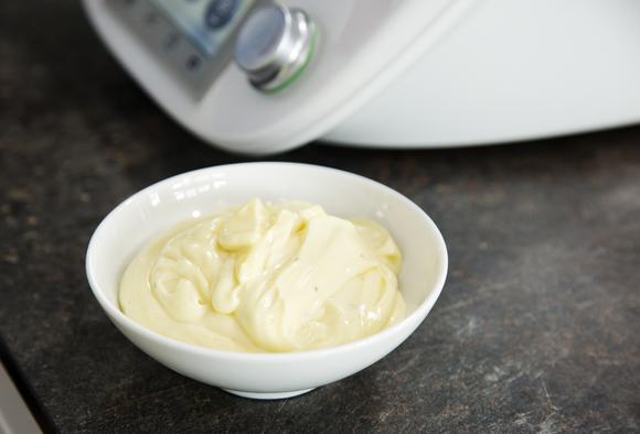 Low-Fat-Mayonnaise im Thermomix® mit Joghurt | ZAUBERTOPF