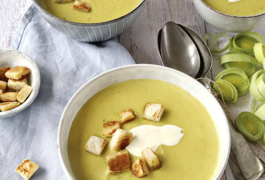 Lauchcremesuppe mit Créme fraîche aus dem Thermomix® | ZAUBERTOPF