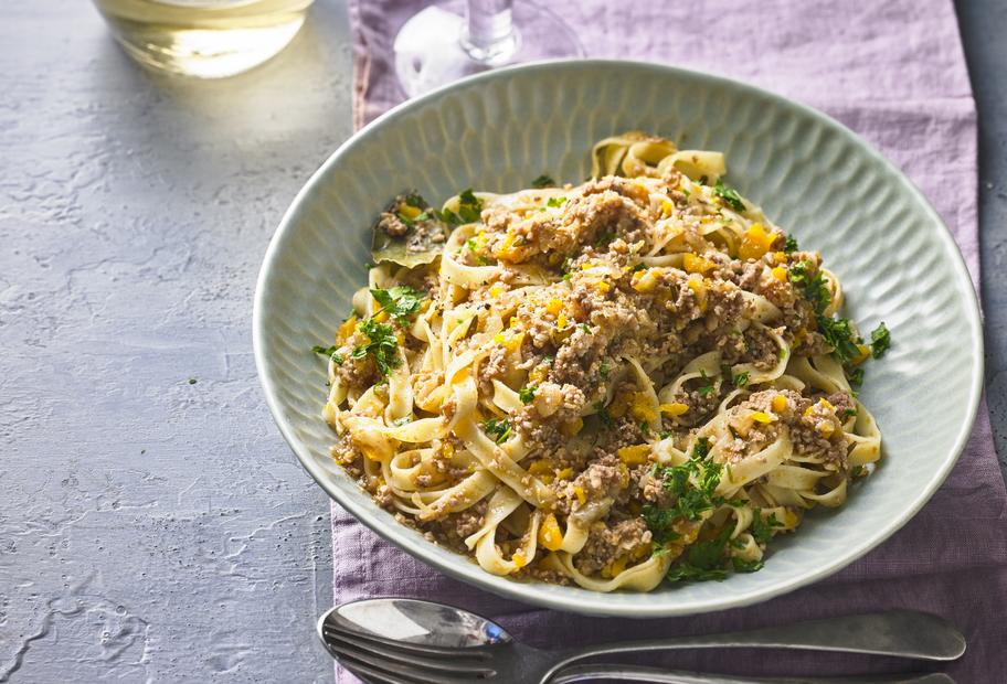 Weiße Bolognese mit feinen Kräutern für den Thermomix®
